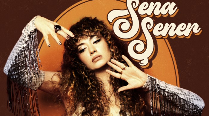 Sena Şener’den Yeni Dönem: “Aşkından Ölmemeli”