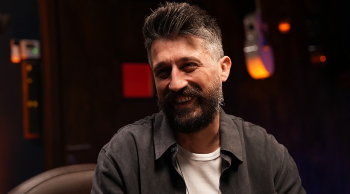 Yeni || Mert Carim & Murat Boz’dan “Aklımda Hep Sen”: Vera Projesi Kapsamında Duygusal Bir Düet