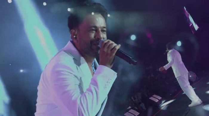 Emre Altuğ ve Otilia'dan Düet: