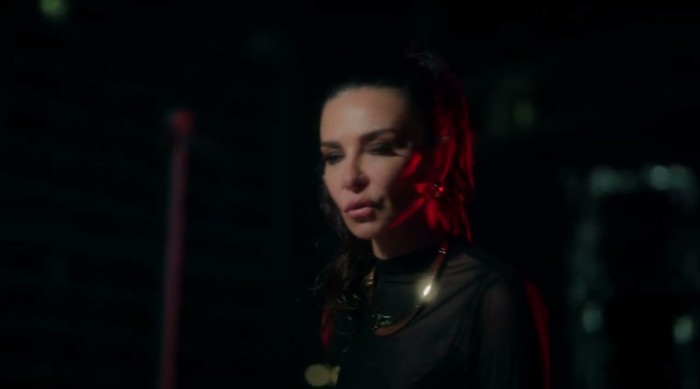 MODEL'den Yeni Şarkı ve Klip: