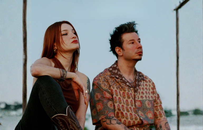 Emrah Karaduman & Güliz Ayla - Ateşle Barut