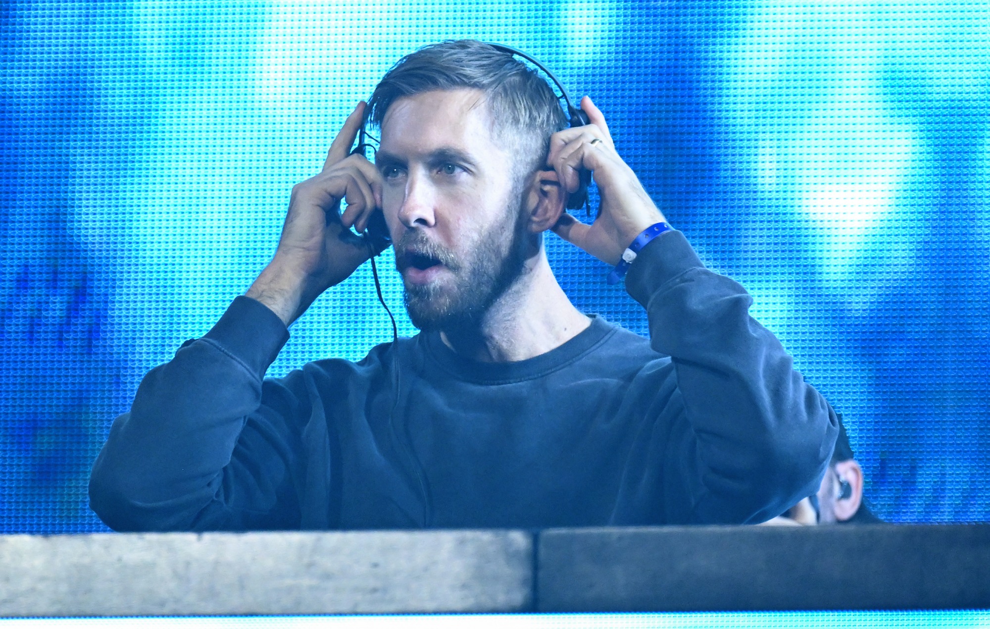 /u/Contents/l/i/live-calvin-harris-1787655282.jpg