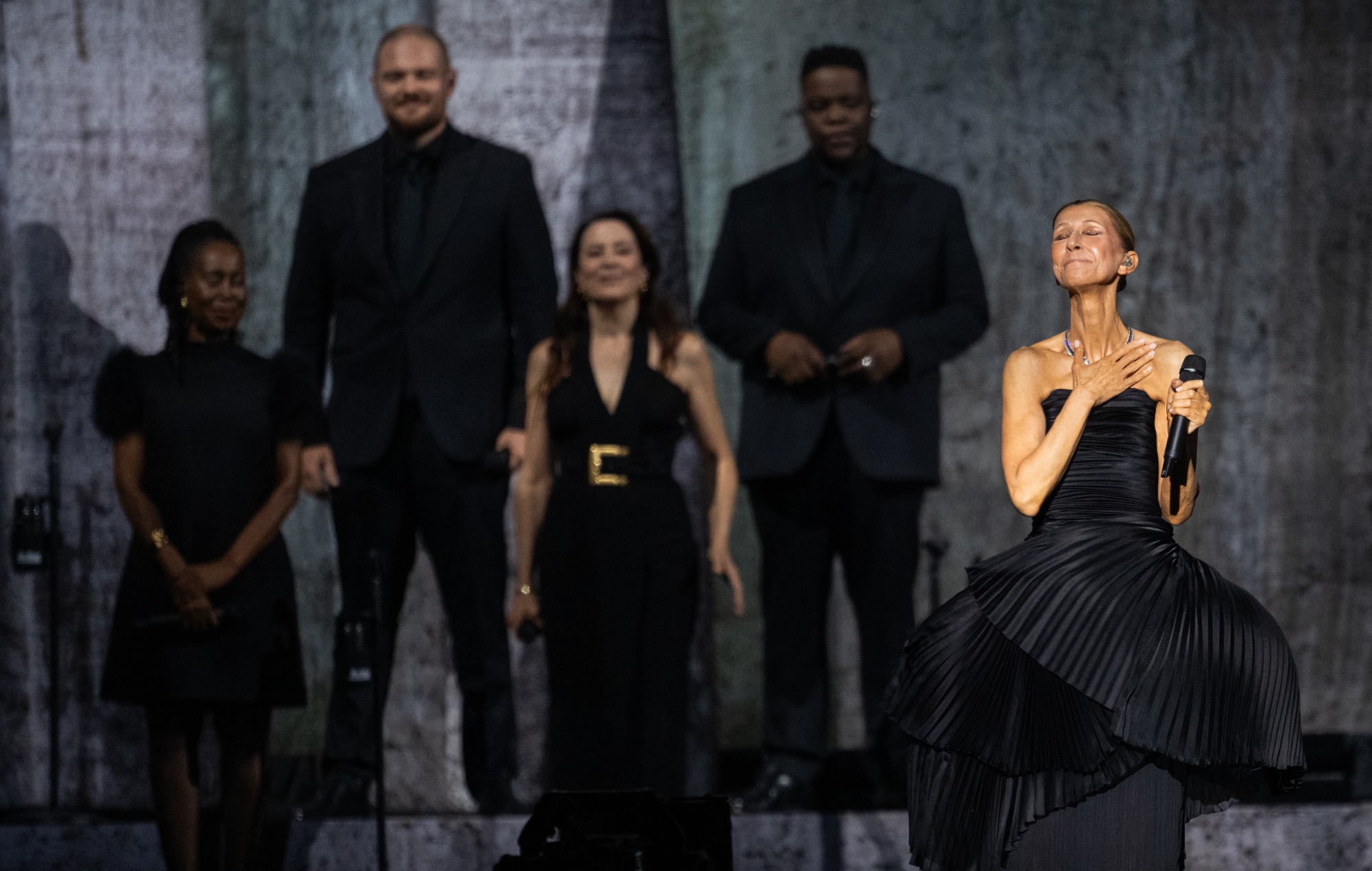 /u/Contents/l/i/live-celine-dion-1789381917.jpg