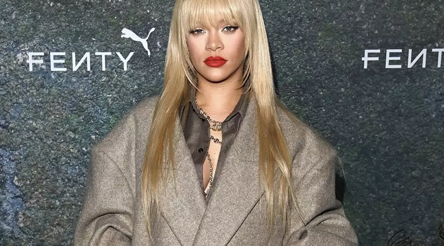Rihanna'nın ceketi olay oldu