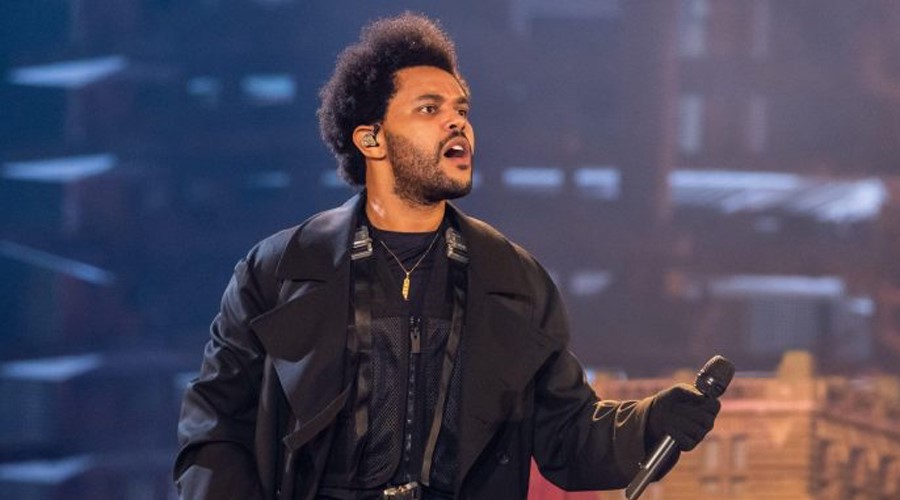 The Weeknd beklenen albümü erteledi