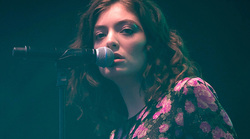 /u/img/b/l/o/lorde-1507201270.jpg