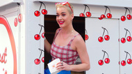 https://cdn.radyofenomen.com/u/img/a/k/a/katyperry-1493723346.jpg