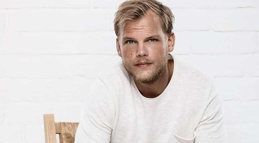 https://cdn.radyofenomen.com/u/img/c/a/v/aviciii-1617794315.png