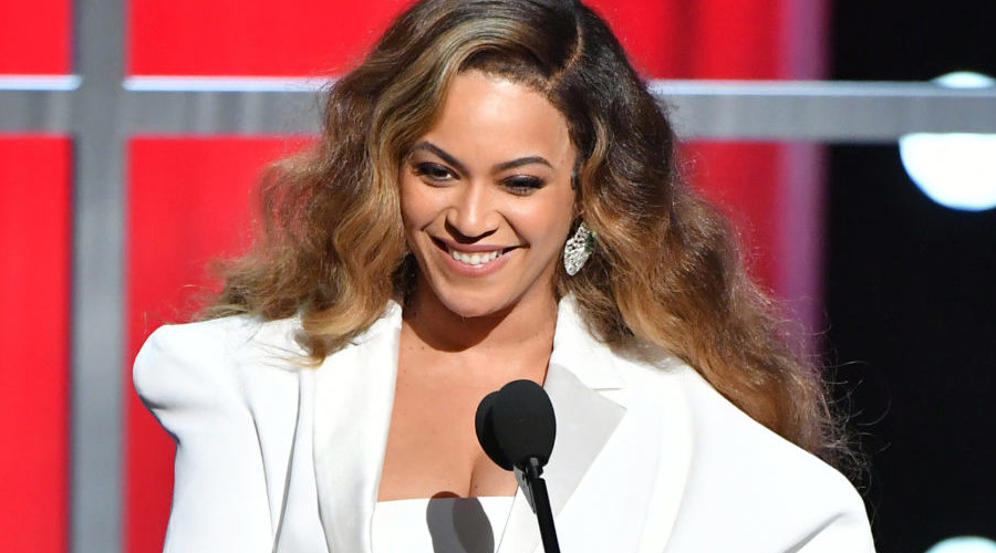 https://cdn.radyofenomen.com/u/img/c/b/e/beyonce-1563368824.jpg