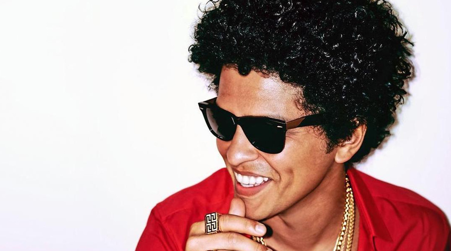 https://cdn.radyofenomen.com/u/img/c/b/r/brunomars-1559125803.jpg