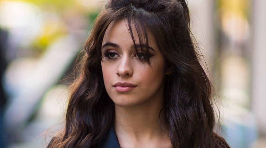https://cdn.radyofenomen.com/u/img/c/c/a/camilacabello-1568110328.jpg