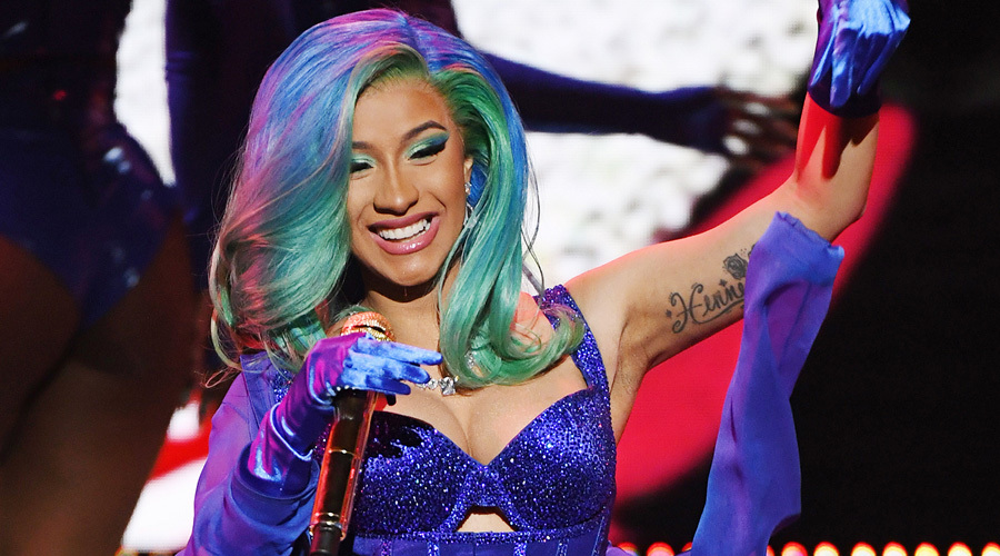 https://cdn.radyofenomen.com/u/img/c/c/a/cardib-1557493560.jpg