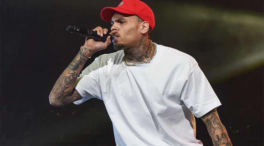 https://cdn.radyofenomen.com/u/img/c/c/h/chrisbrown-1558606837.jpg