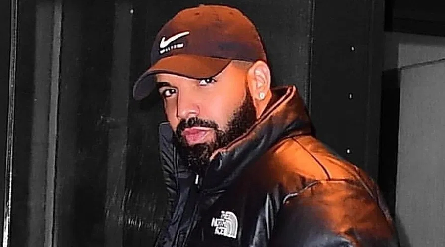 https://cdn.radyofenomen.com/u/img/c/d/r/drake-1587906323.jpg