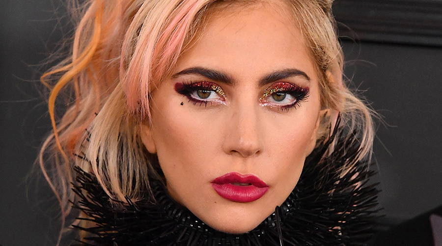 https://cdn.radyofenomen.com/u/img/c/l/a/ladygaga-1546514668.jpg
