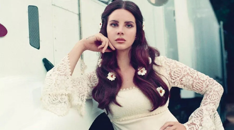 https://cdn.radyofenomen.com/u/img/c/l/a/lana-del-1590673735.jpg