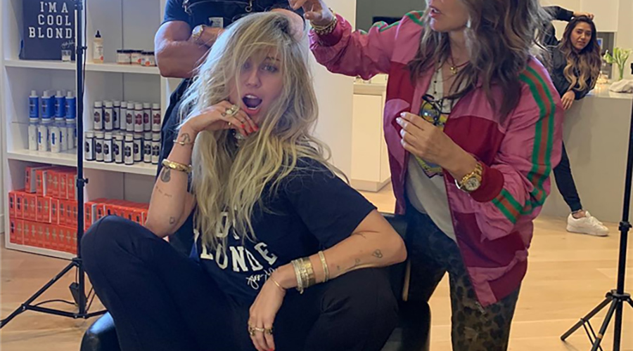 https://cdn.radyofenomen.com/u/img/c/m/i/mileycyrus-1554295967.jpg