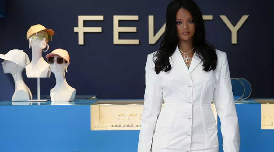 https://cdn.radyofenomen.com/u/img/c/r/i/rihanna-1558954945.jpg