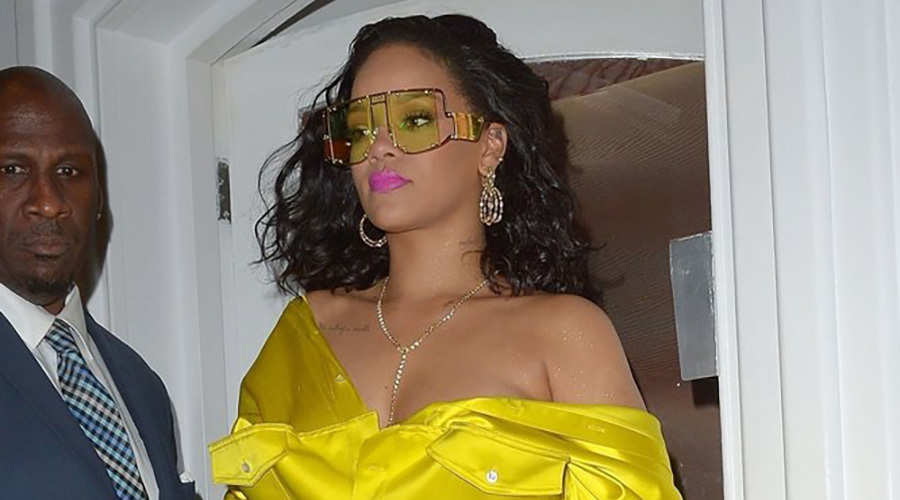 https://cdn.radyofenomen.com/u/img/c/r/i/rihanna2-1555078429.jpg