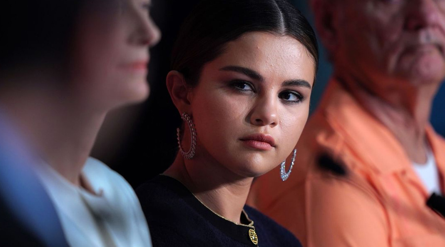 https://cdn.radyofenomen.com/u/img/c/s/e/selenagomez-1560512395.jpg